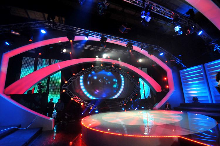 Television set with a TRUE dvLED eye stage design